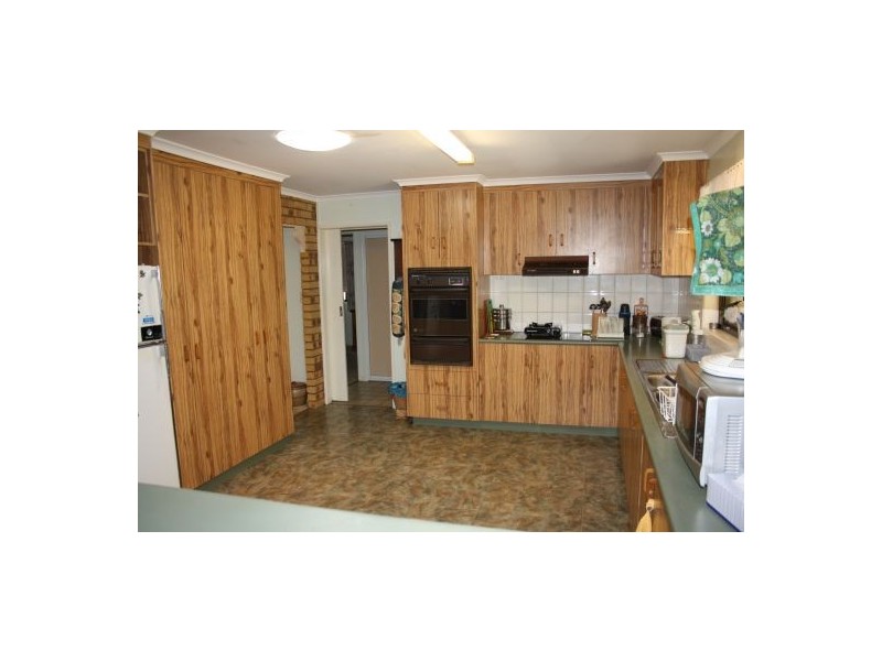 2 Bradton Court, Withcott QLD 4352