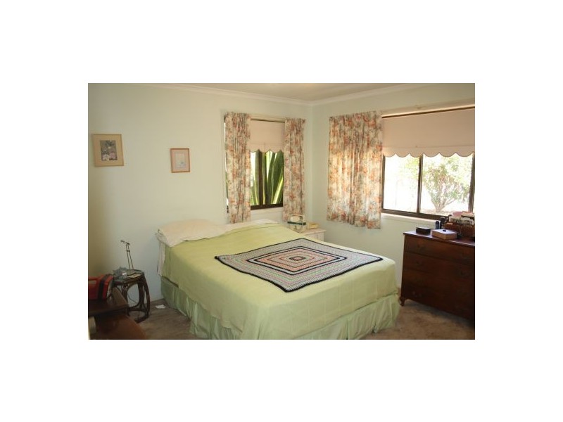 2 Bradton Court, Withcott QLD 4352