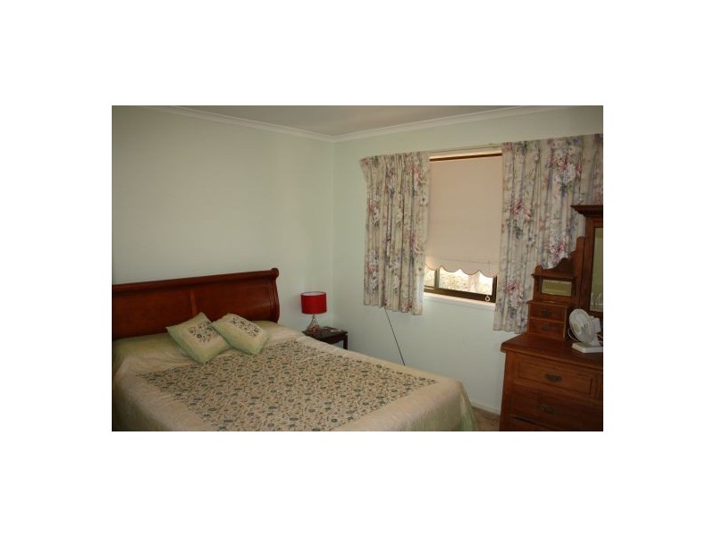 2 Bradton Court, Withcott QLD 4352