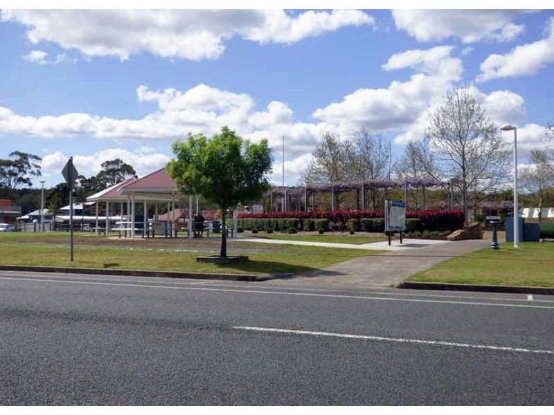 18 Devoncourt Road, Crows Nest QLD 4355