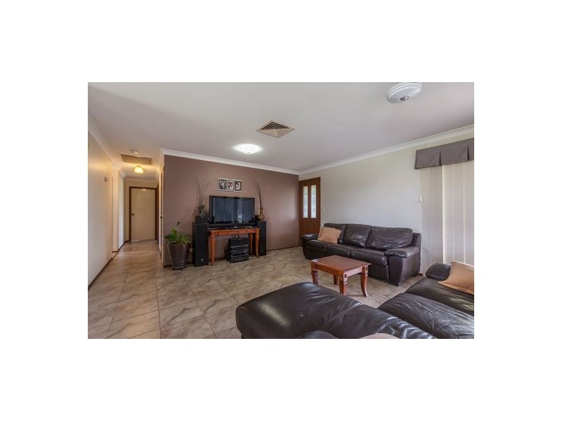 4 Elizabeth Street, Withcott QLD 4352