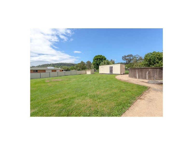 4 Elizabeth Street, Withcott QLD 4352