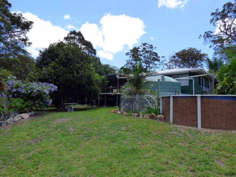 8 Pinnell Road, Crows Nest QLD 4355