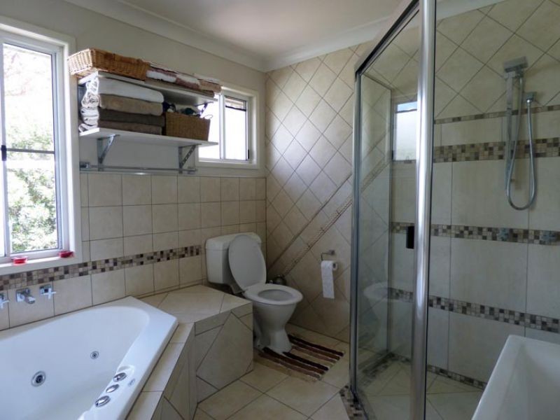 8 Pinnell Road, Crows Nest QLD 4355