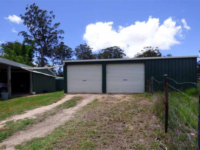 8 Pinnell Road, Crows Nest QLD 4355