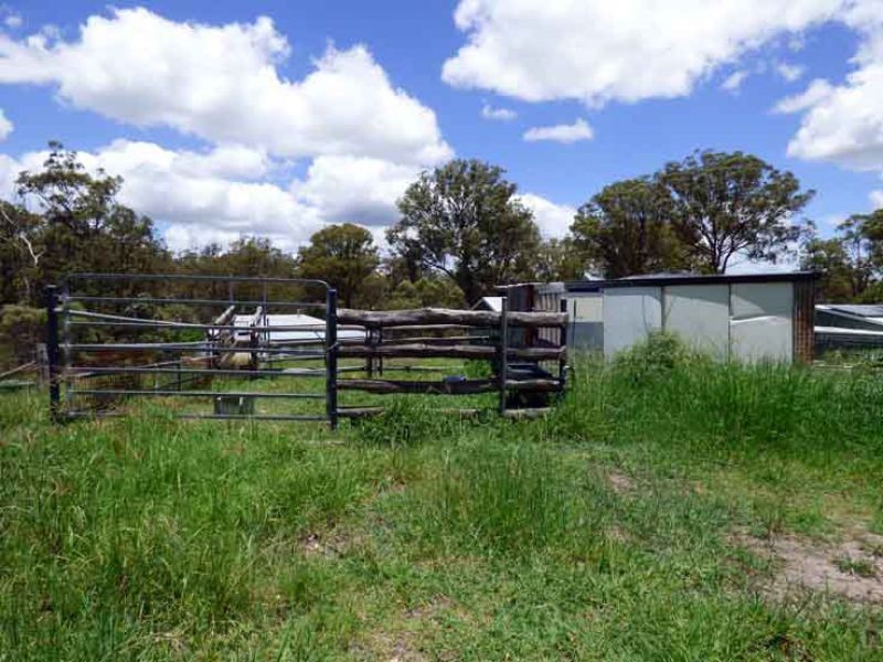 8 Pinnell Road, Crows Nest QLD 4355