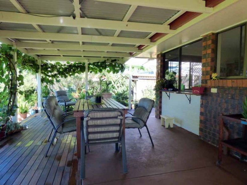 7233 New England Highway, Crows Nest QLD 4355