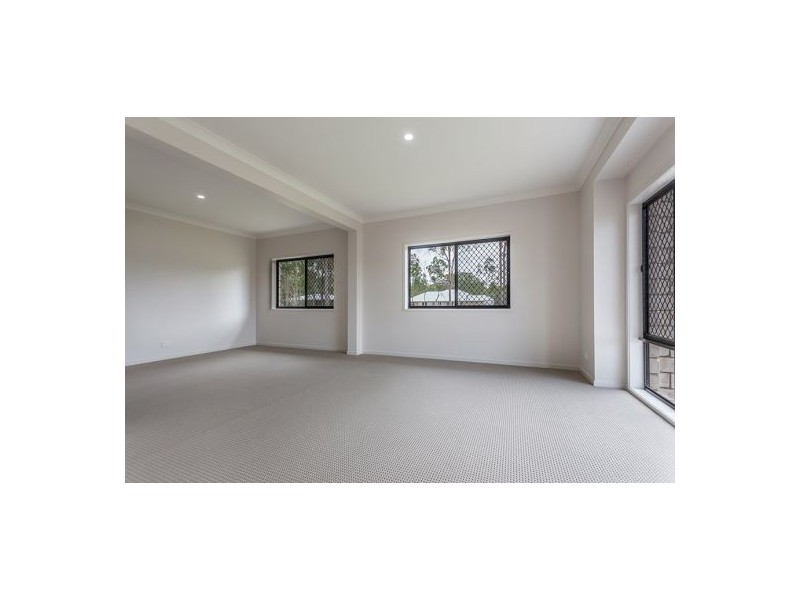 17 Kimdonn Drive, Withcott QLD 4352