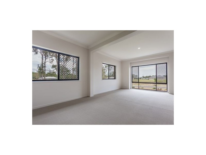 17 Kimdonn Drive, Withcott QLD 4352