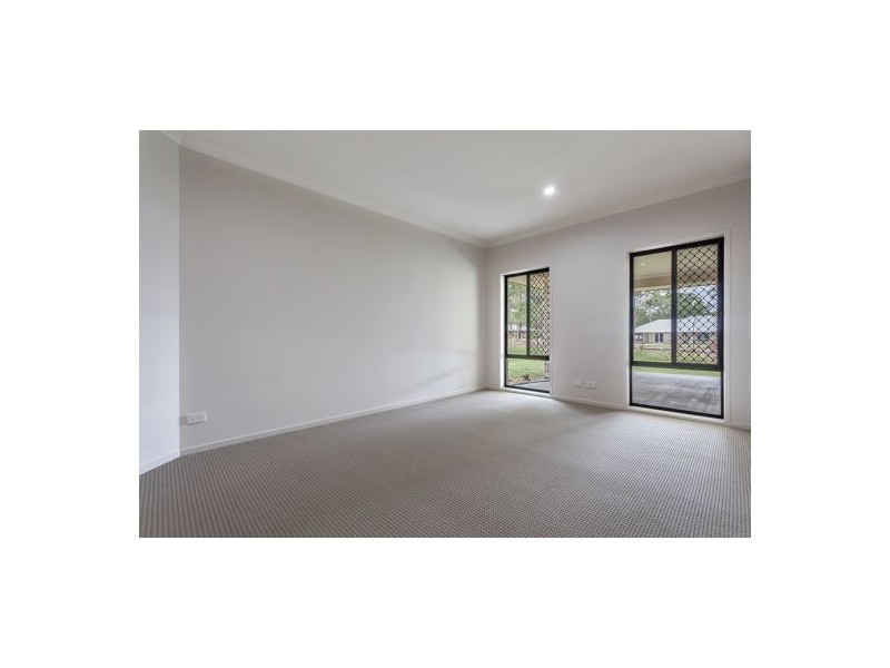 17 Kimdonn Drive, Withcott QLD 4352