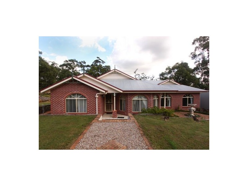 33 Berghofer Drive, Withcott QLD 4352