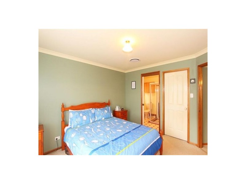33 Berghofer Drive, Withcott QLD 4352