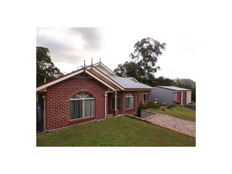 33 Berghofer Drive, Withcott QLD 4352