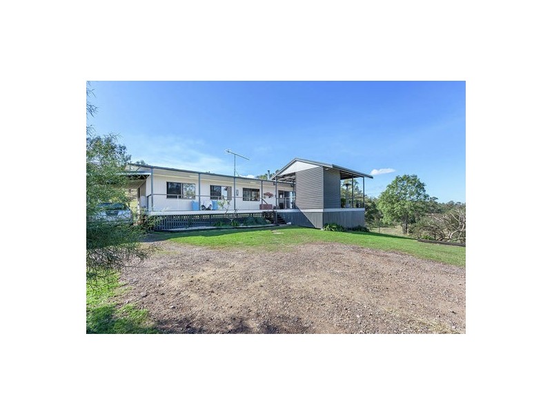 238 Howmans Road, Upper Lockyer QLD 4352