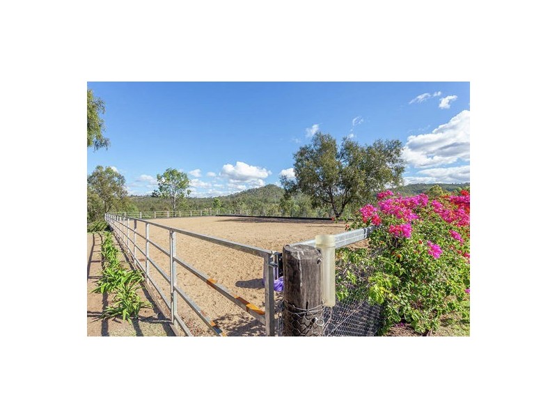 238 Howmans Road, Upper Lockyer QLD 4352
