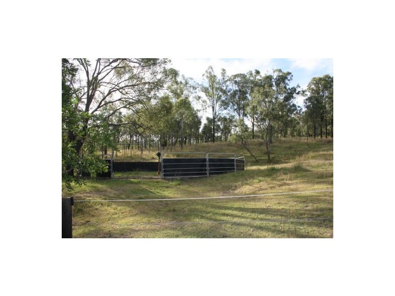 238 Howmans Road, Upper Lockyer QLD 4352