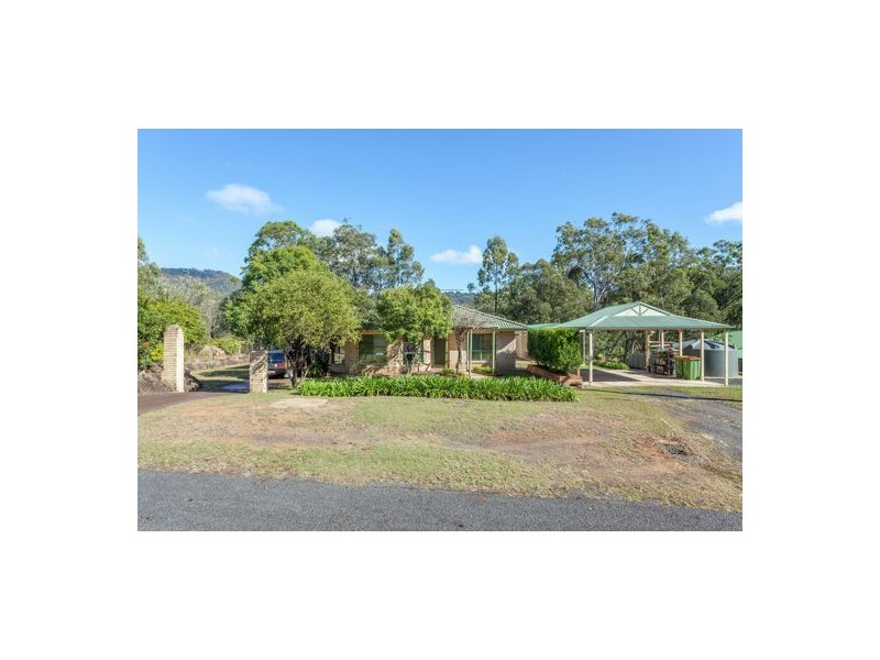 2 Woodland Crescent, Withcott QLD 4352