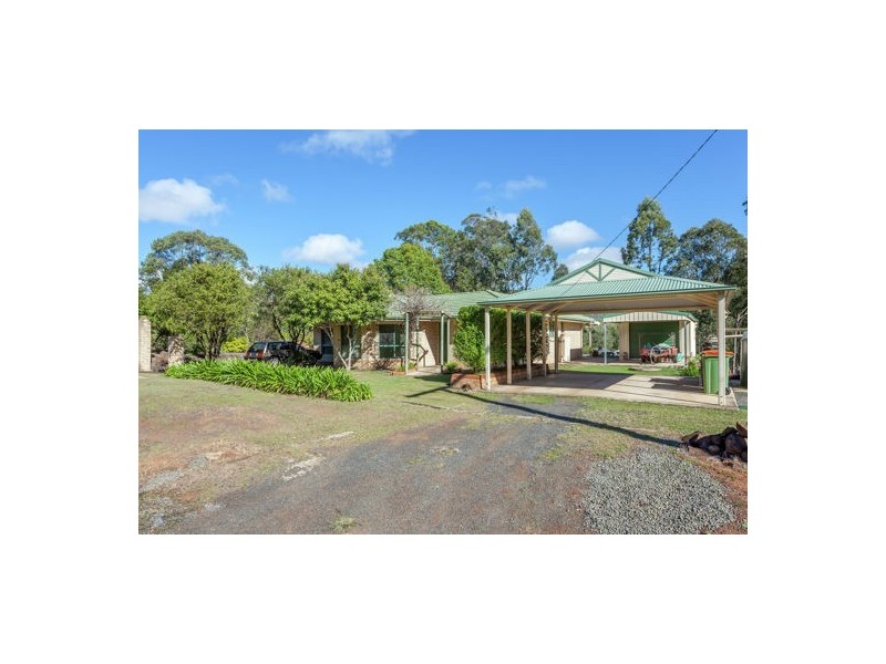 2 Woodland Crescent, Withcott QLD 4352
