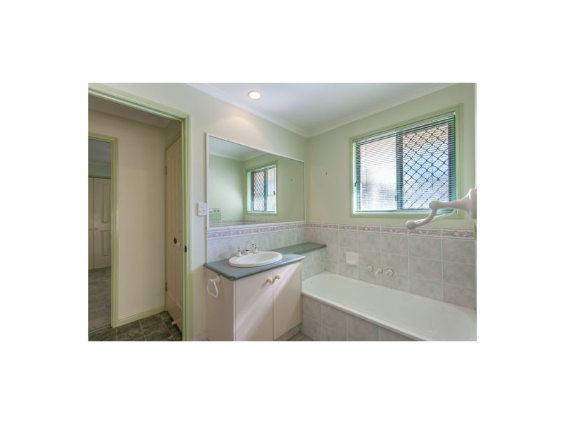 2 Woodland Crescent, Withcott QLD 4352