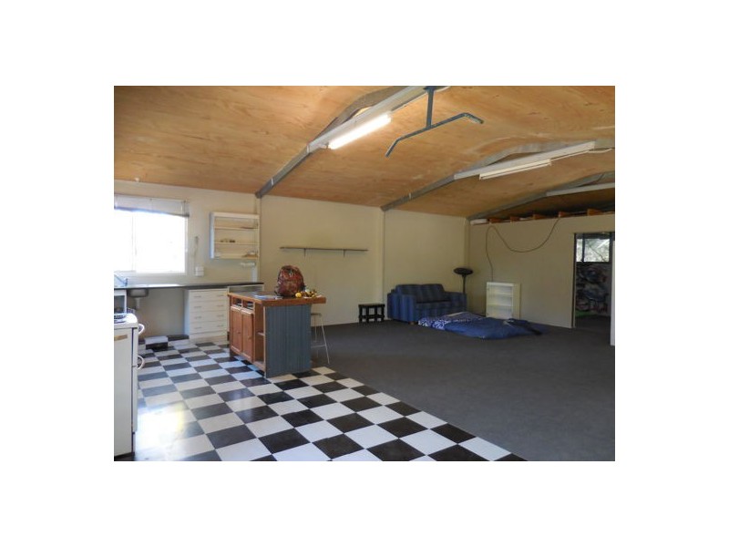 6 Hoods Road, Upper Lockyer QLD 4352