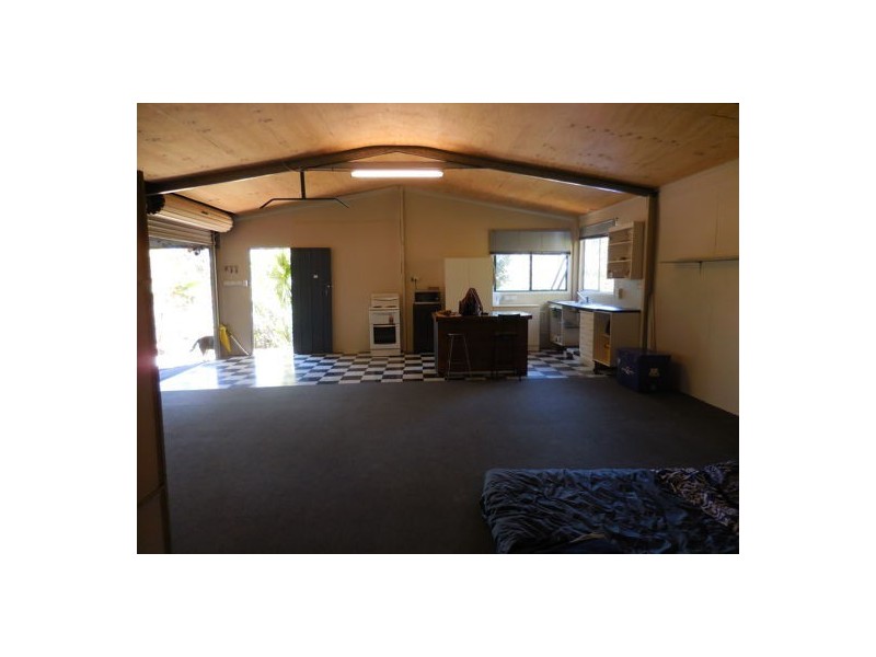 6 Hoods Road, Upper Lockyer QLD 4352