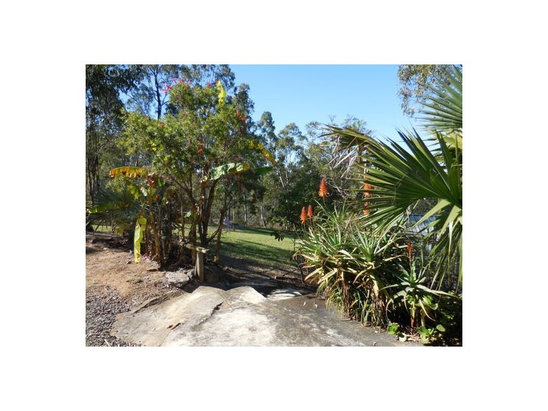 6 Hoods Road, Upper Lockyer QLD 4352