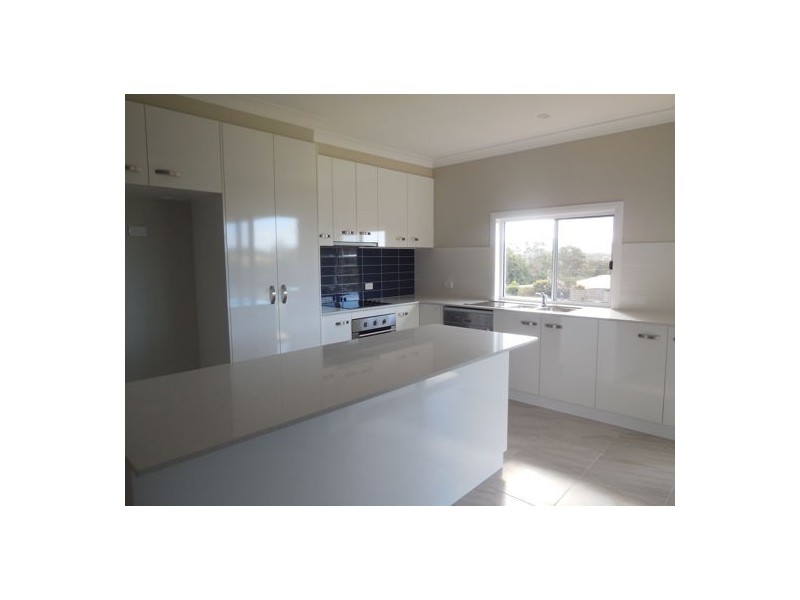 7 Dolleys Road, Withcott QLD 4352