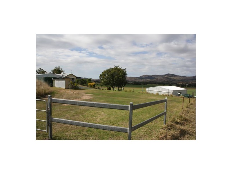 138 Topps Road, Flagstone Creek QLD 4344