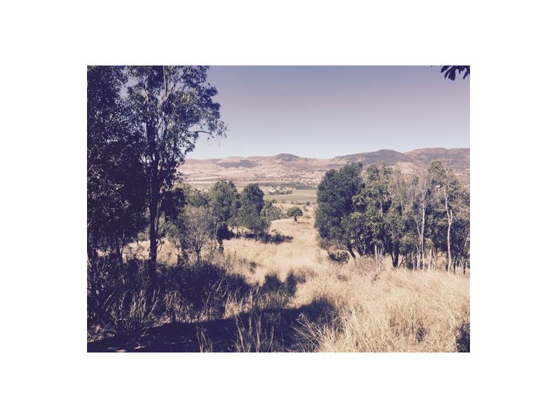 138 Topps Road, Flagstone Creek QLD 4344