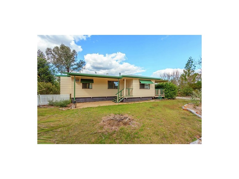 3 Connoles Rd, Postmans Ridge QLD 4352