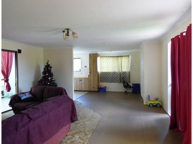 44 Railway Terrace, Crows Nest QLD 4355