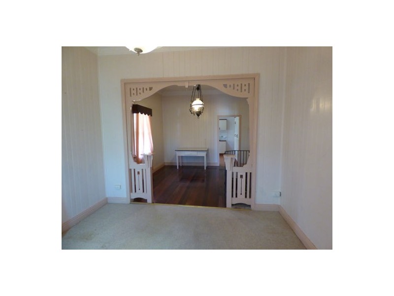 15 Albert Street, Crows Nest QLD 4355