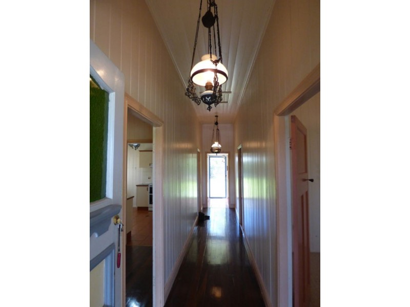 15 Albert Street, Crows Nest QLD 4355