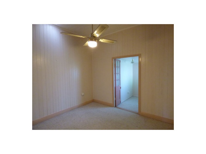 15 Albert Street, Crows Nest QLD 4355