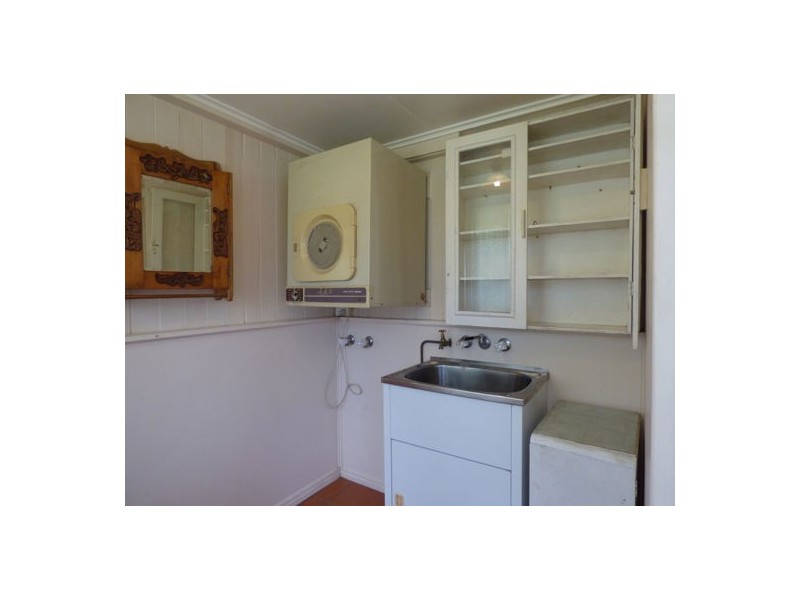 15 Albert Street, Crows Nest QLD 4355