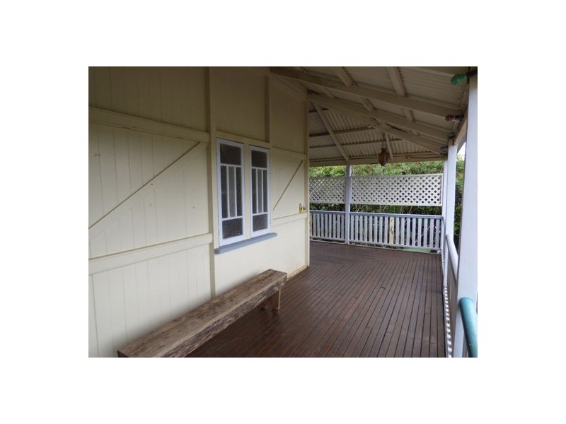 15 Albert Street, Crows Nest QLD 4355