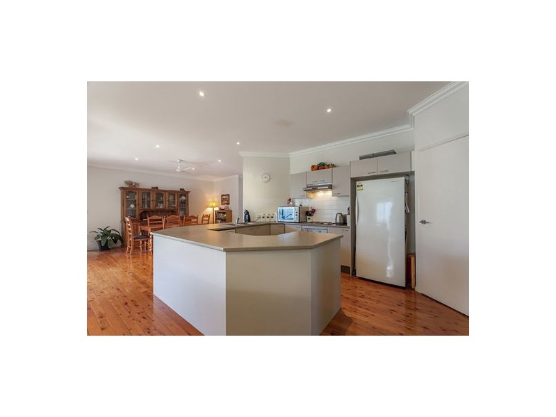 8 Carly Drive, Helidon QLD 4344