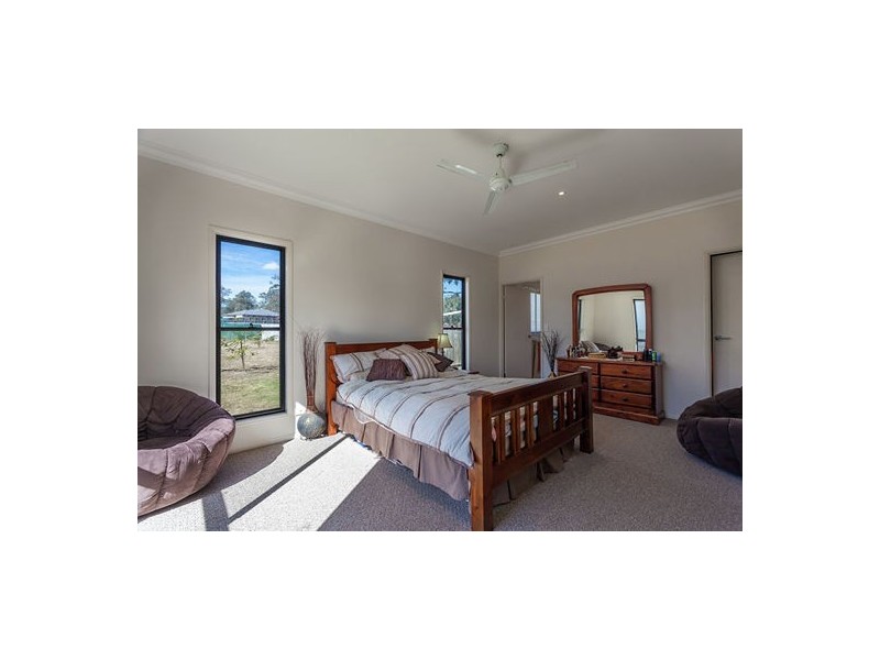 8 Carly Drive, Helidon QLD 4344