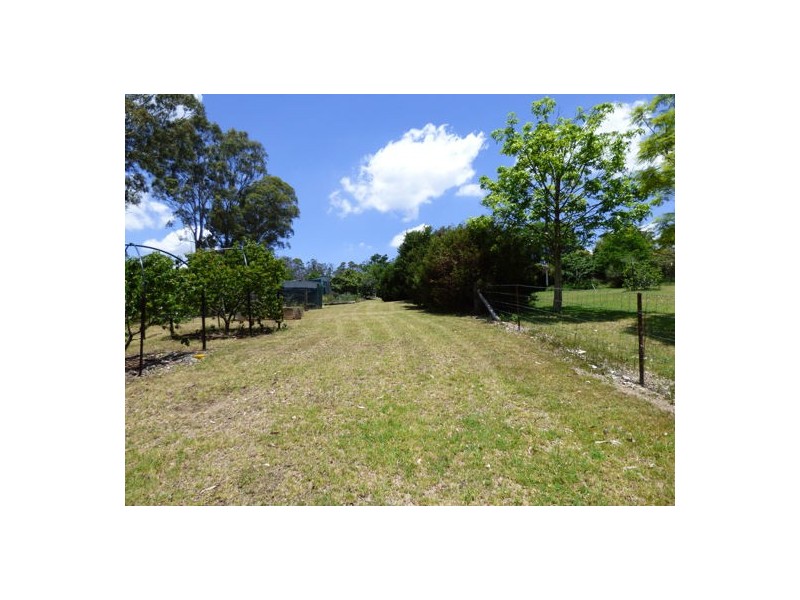 18 Kay-Anne Crt, Hampton QLD 4352