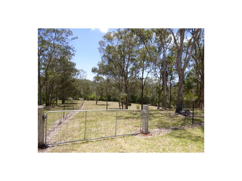 18 Kay-Anne Crt, Hampton QLD 4352