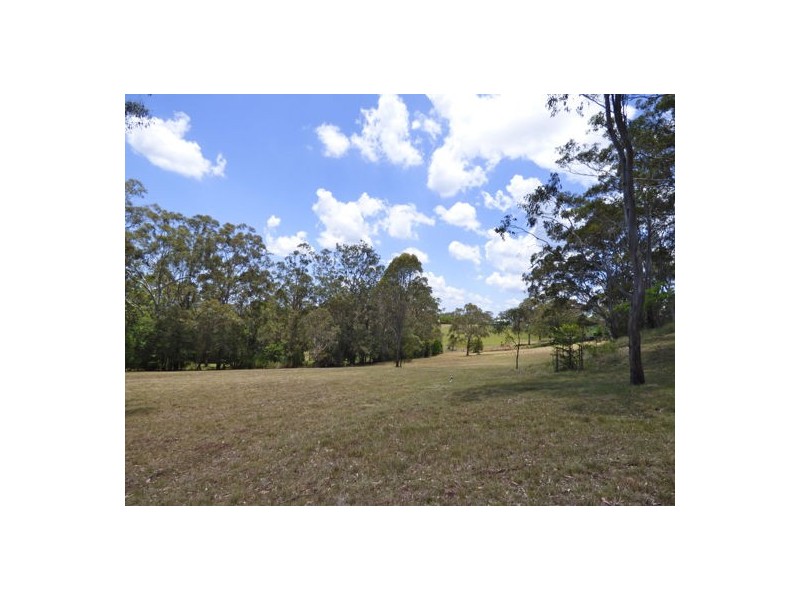 18 Kay-Anne Crt, Hampton QLD 4352