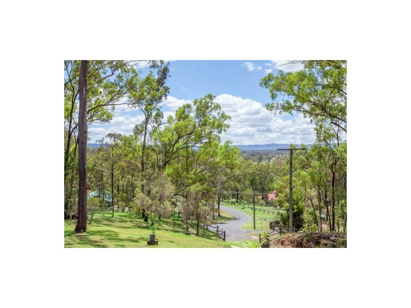 27 Squires Rd, Lockyer QLD 4344