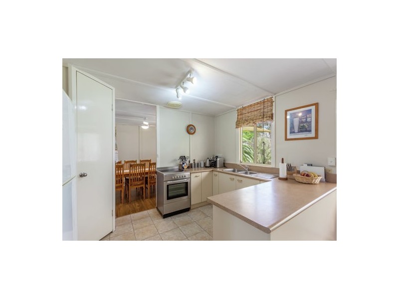 27 Squires Rd, Lockyer QLD 4344