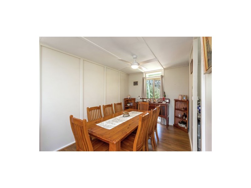 27 Squires Rd, Lockyer QLD 4344