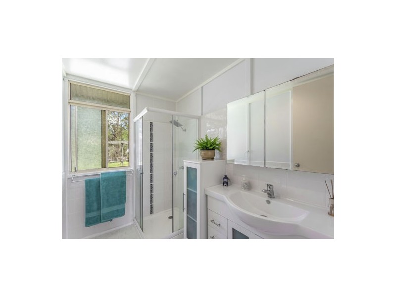 27 Squires Rd, Lockyer QLD 4344