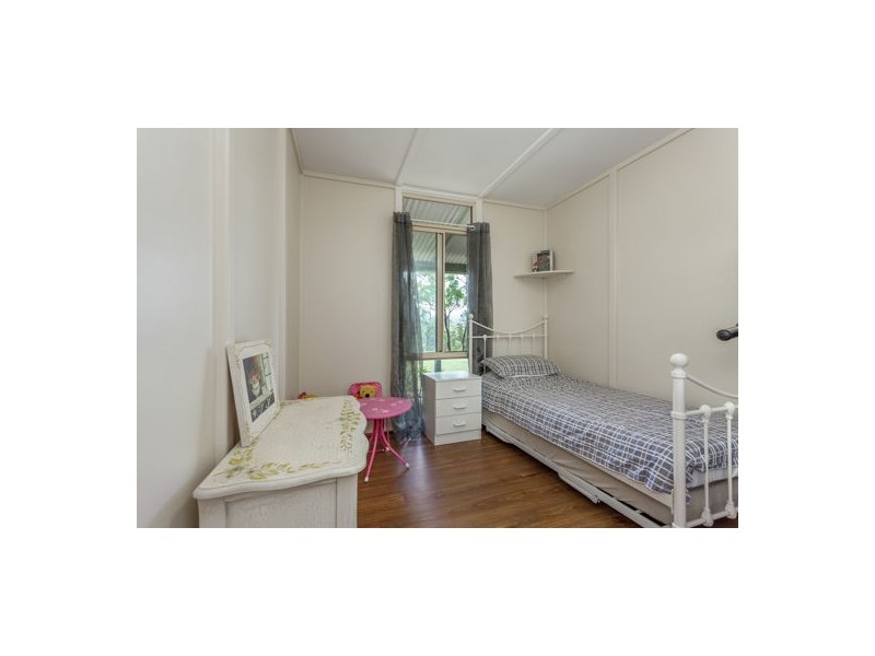 27 Squires Rd, Lockyer QLD 4344