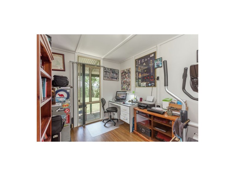 27 Squires Rd, Lockyer QLD 4344