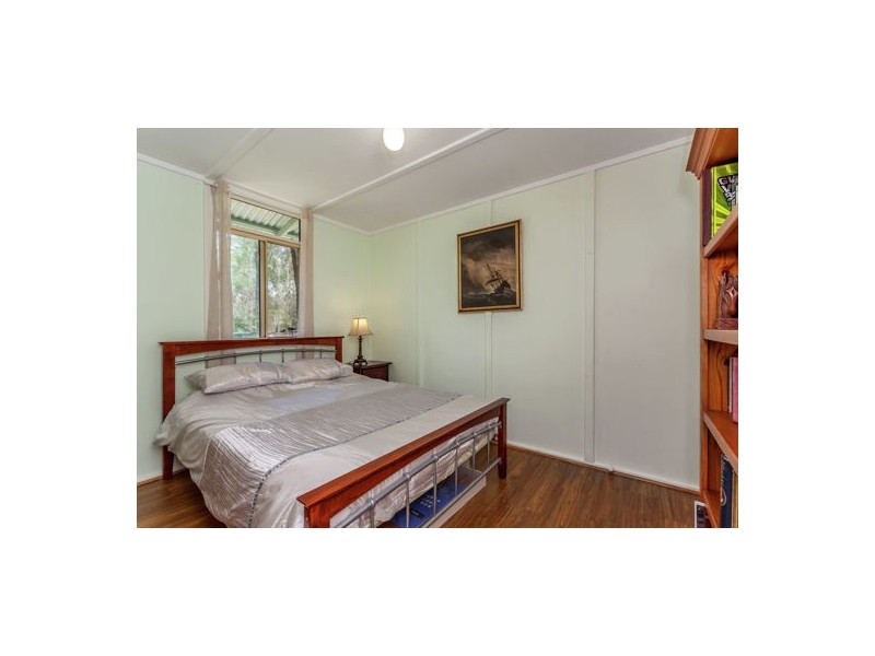 27 Squires Rd, Lockyer QLD 4344