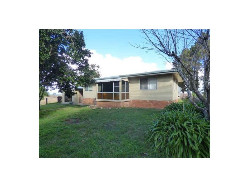120 Byers Road, Crows Nest QLD 4355