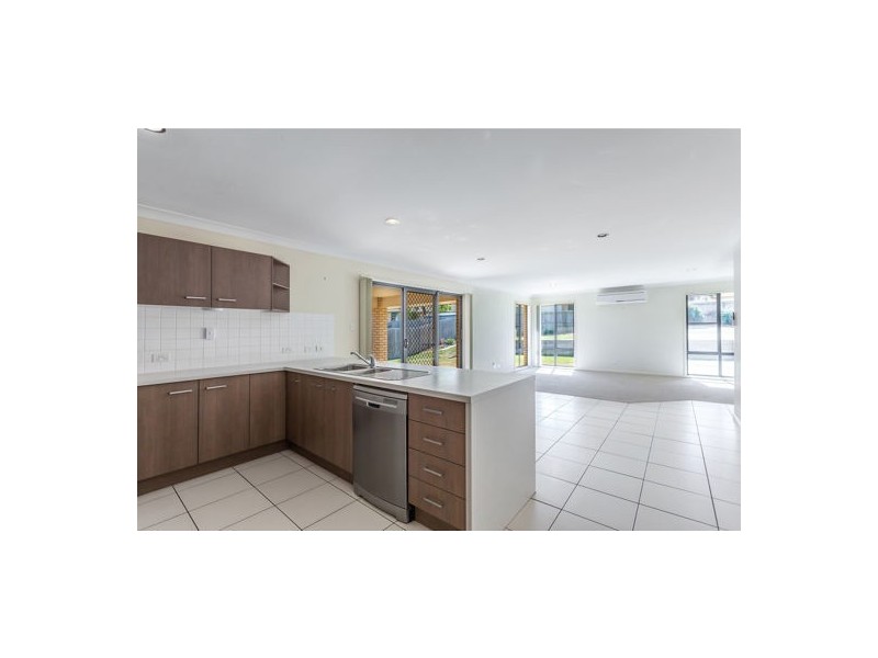 10 Paige Place, Helidon QLD 4344